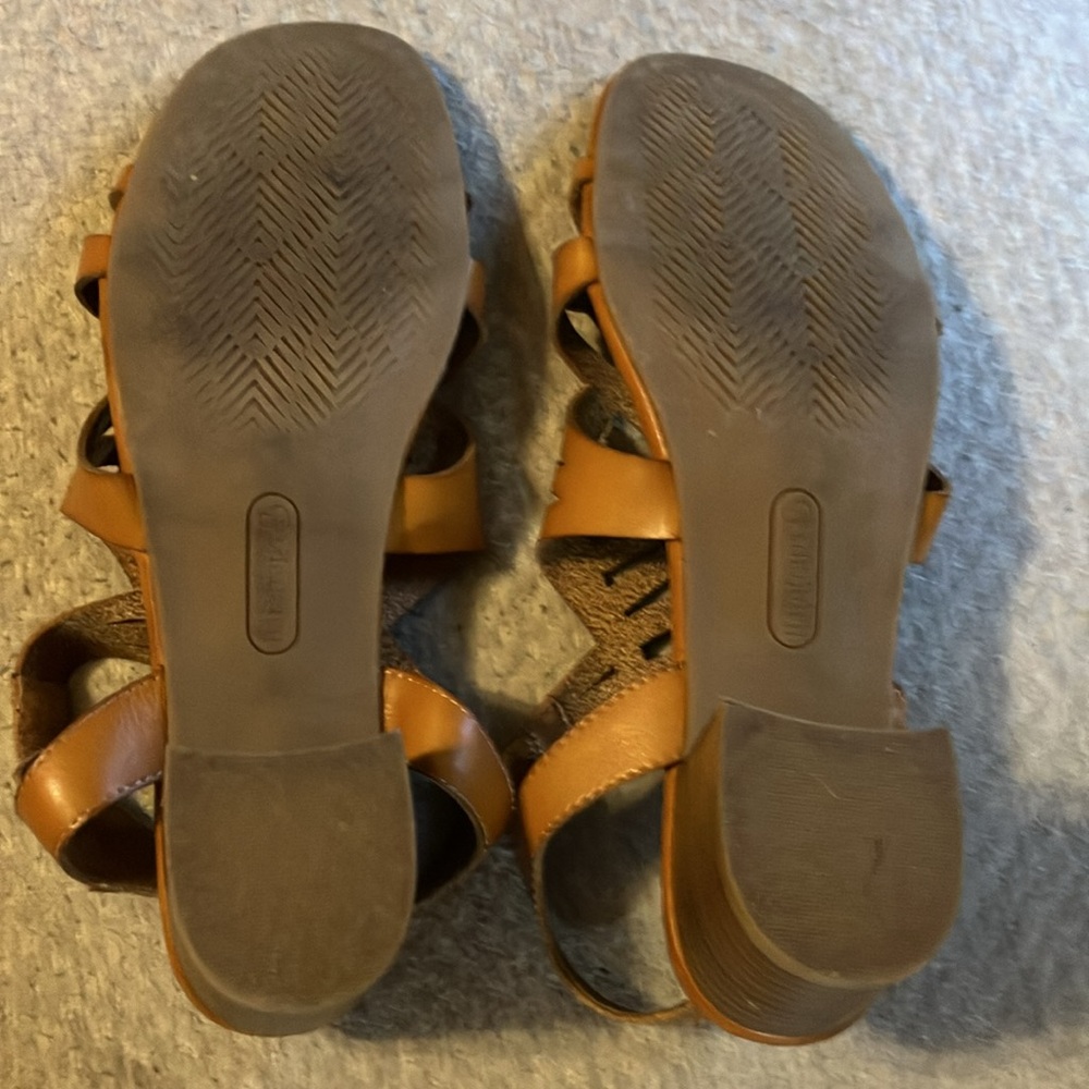 Beautiful Sandals✨ - Picture 4 of 8